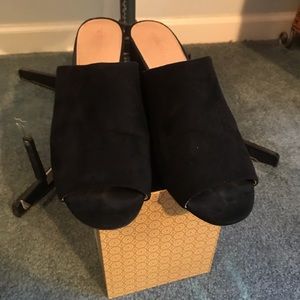 Black velvet mules